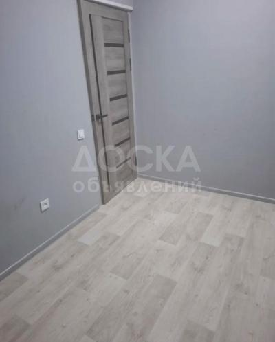 Сдаю 2-комнатную квартиру, 34кв. м., этаж - 3/3, ошский рынок.