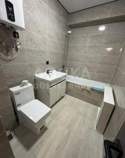 Сдаю 1-комнатную квартиру, 45кв. м., этаж - 9/10, Джал.