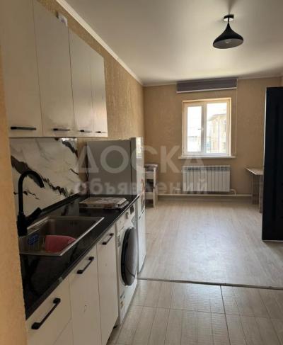 Сдаю 1-комнатную квартиру, 35кв. м., этаж - 2/2, рухий мурас.