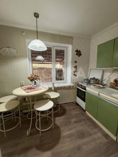 Продаю 3-комнатную квартиру, 55кв. м., этаж - 1/1, район Пишпек, кв барачного типа .