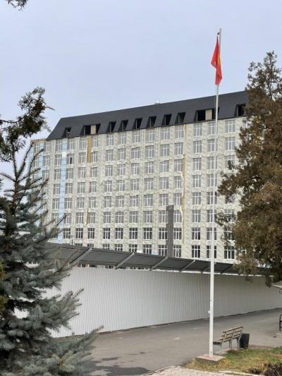 Продаю 3-комнатную квартиру, 80кв. м., этаж - 4/9, Ахунбаева Советская  дубовый парк .