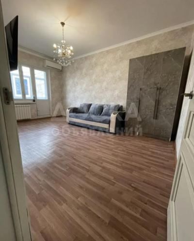 Сдаю 1-комнатную квартиру, 45кв. м., этаж - 5/9, боконбаева/правда.