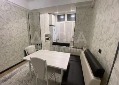 Сдаю 1-комнатную квартиру, 34кв. м., этаж - 2/10, Молодая гвардия.