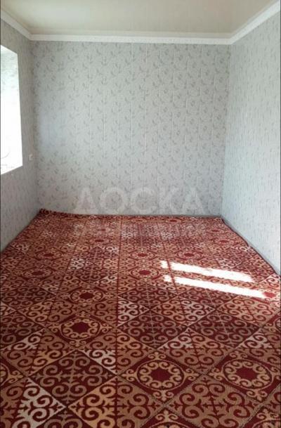 Сдаю 1-комнатную квартиру, 34кв. м., этаж - 1/2, дордой рынок.