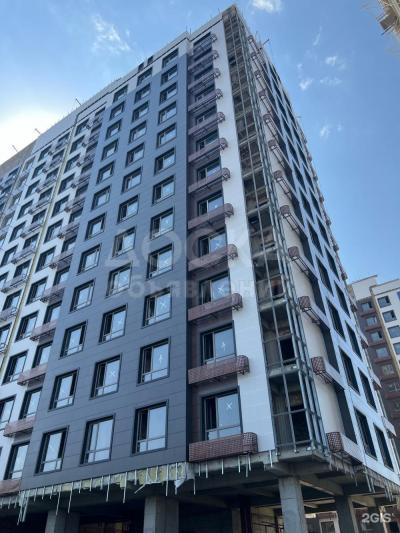 Продаю 2-комнатную квартиру, 64кв. м., этаж - 2/13, Манаса/ Льва Толстого.