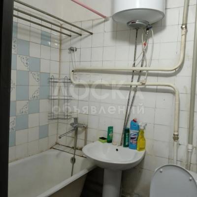 Сдаю 1-комнатную квартиру, 34кв. м., этаж - 2/5, ошский рынок.