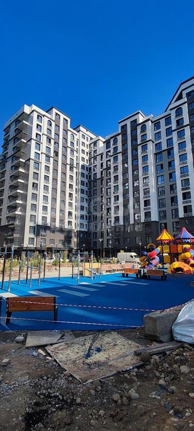 Продаю 2-комнатную квартиру, 77кв. м., этаж - 2/14, Магистраль/Байтик Баатыра. ЖК "Капстрой Сити". 135000$.