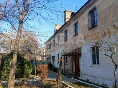 Продаю 3-комнатную квартиру, 64кв. м., этаж - 2/2, Чуй/Молодая Гвардия.