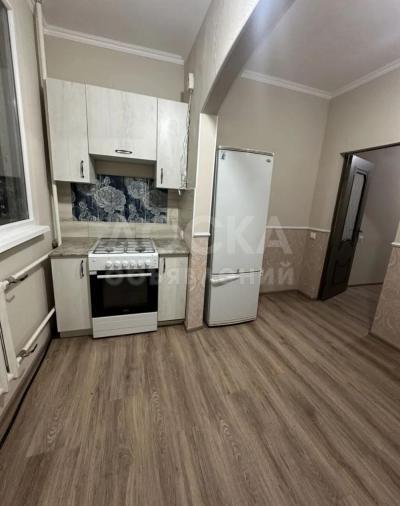 Сдаю 1-комнатную квартиру, 35кв. м., этаж - 7/9, 12мкр .