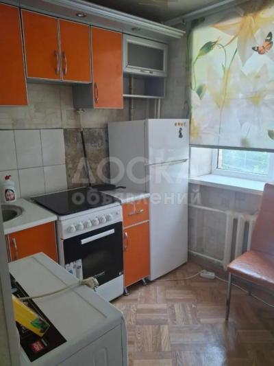 Сдаю 1-комнатную квартиру, 34кв. м., этаж - 3/4, золотой квадрат.