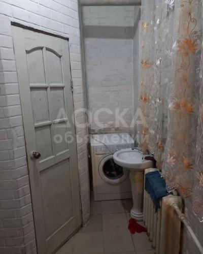 Сдаю 1-комнатную квартиру, 34кв. м., этаж - 1/1, Ошский рынок.