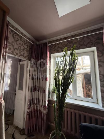 Продаю дом 4-ком. 92кв. м., этаж-1, 3.3-сот., стена кирпич, Орозбекова-Баялинова.