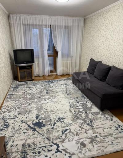 Сдаю 1-комнатную квартиру, 35кв. м., этаж - 4/4, 6 мкр.