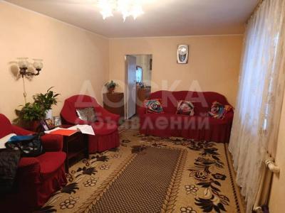 Продаю дом 3-ком. 60кв. м., этаж-1, 4-сот., стена кирпич, ул. Суворова.