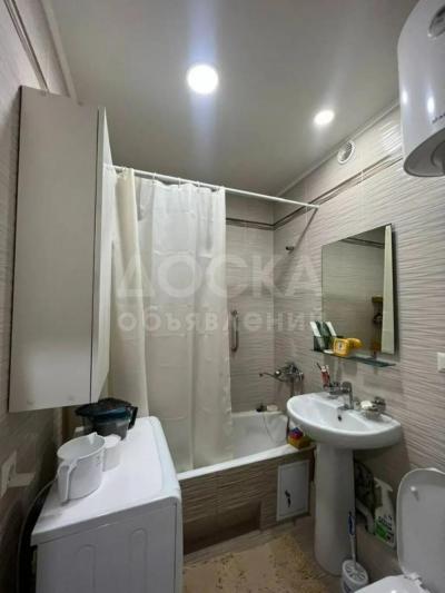 Сдаю 1-комнатную квартиру, 34кв. м., этаж - 1/5, 10мкр.