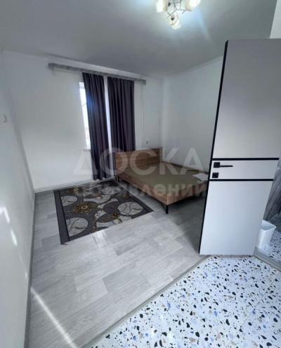 Сдаю 1-комнатную квартиру, 34кв. м., этаж - 1/1, молодая гвардия.