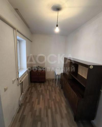 Сдаю 2-комнатную квартиру, 45кв. м., этаж - 1/2, ак ордо.