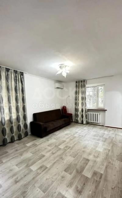 Сдаю 1-комнатную квартиру, 34кв. м., этаж - 1/5, 9 мкр.