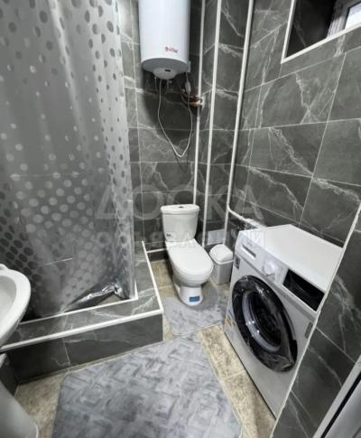 Сдаю 1-комнатную квартиру, 35кв. м., этаж - 1/1, дордой рынок.