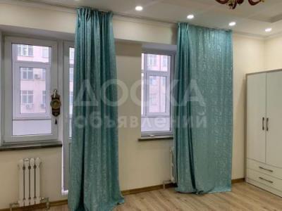 Сдаю 1-комнатную квартиру, 56кв. м., этаж - 2/9, Орозбекова /  Боконбаева.