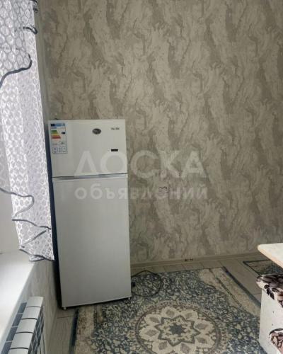 Сдаю 1-комнатную квартиру, 45кв. м., этаж - 1/9, кок жар мкр.