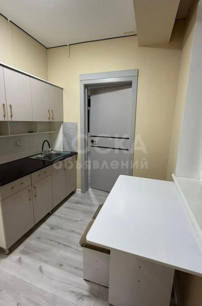 Сдаю 1-комнатную квартиру, 25кв. м., этаж - 1/3, учкун.