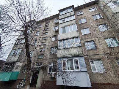 Продаю 2-комнатную квартиру, 44кв. м., этаж - 4/5, мкр Кок Жар.