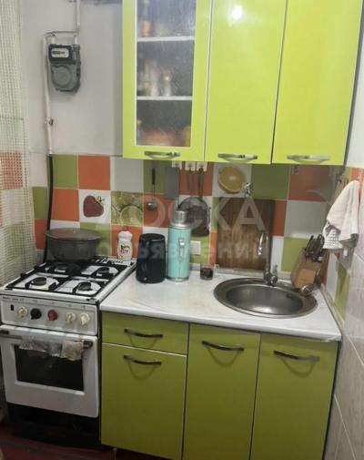 Сдаю 2-комнатную квартиру, 45кв. м., этаж - 1/1, дордой рынок.