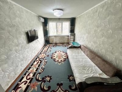 Продаю 1-комнатную квартиру, 32кв. м., этаж - 1/4, 5 мкр.