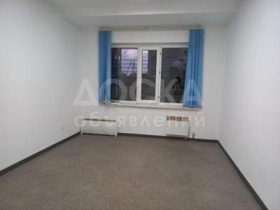 Продаю офисное помещение 36кв. м., улица 7 апреля дом 130/8.