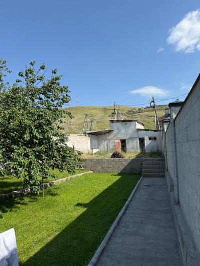 Продаю дом 4-ком. 102кв. м., этаж-1, 5-сот., стена кирпич, С. Орто-сай, ул Ормокоева. 185000$.