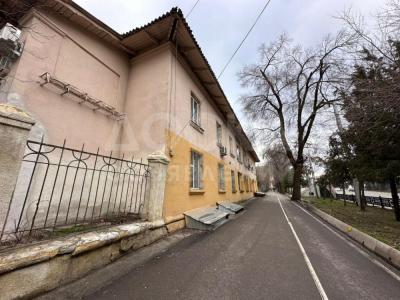 Продаю 2-комнатную квартиру, 56кв. м., этаж - 1/2, Пр.Мира/Горького, р-н Азия Молл.