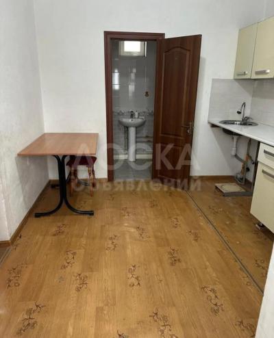 Сдаю 1-комнатную квартиру, 34кв. м., этаж - 1/1, кок жар мкр.