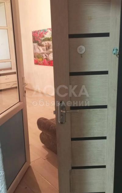 Сдаю 1-комнатную квартиру, 34кв. м., этаж - 1/3, Ошский рынок.