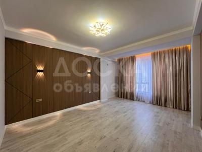 Продаю 2-комнатную квартиру, 85кв. м., этаж - 8/16, верхний джал .