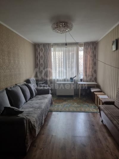 Продаю 3-комнатную квартиру, 51кв. м., этаж - 2/2, Киргизия-1.