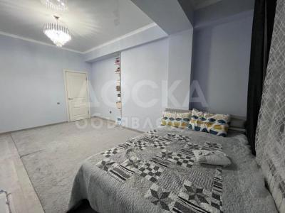 Продаю 1-комнатную квартиру, 43кв. м., этаж - 5/10, Молодая Гвардия/Жибек-Жолу.