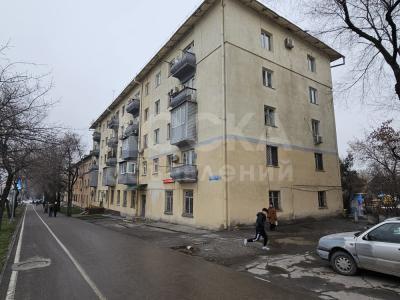 Продаю 3-комнатную квартиру, 60кв. м., этаж - 5/5, Мира 24а.