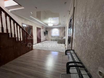 Продаю дом 6-ком. 172кв. м., этаж-2, 4-сот., стена кирпич, с. Селекционное.