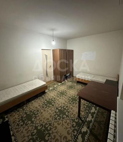 Сдаю 1-комнатную квартиру, 34кв. м., этаж - 3/3, кок жар мкр.