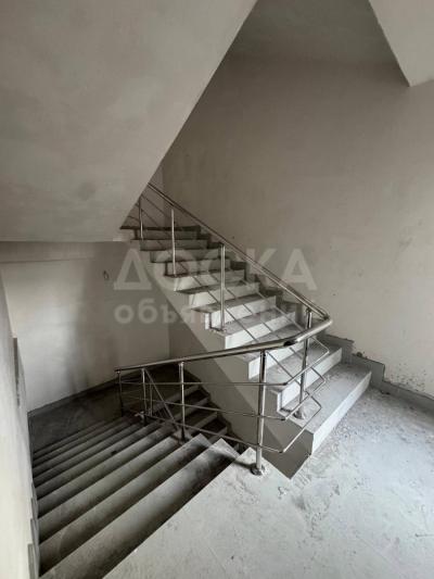 Продаю 1-комнатную квартиру, 48кв. м., этаж - 12/12, Восток - 5 Кийизбаева .