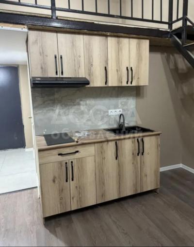 Сдаю 1-комнатную квартиру, 35кв. м., этаж - 2/2, восток-5.