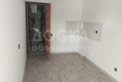 Сдаю 2-комнатную квартиру, 35кв. м., этаж - 1/2, тоголок молдо.