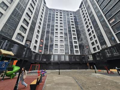 Продаю 2-комнатную квартиру, 90кв. м., этаж - 3/15, Льва Толстого .