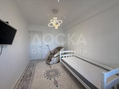 Продаю 4-комнатную квартиру, 112кв. м., этаж - 10/12, Азия Молл.