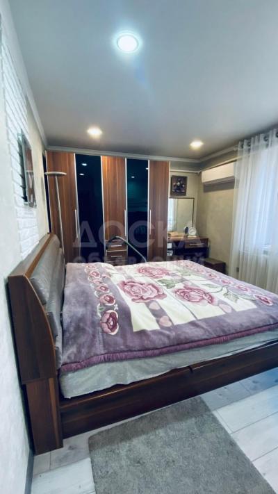 Продаю 2-комнатную квартиру, 42кв. м., этаж - 2/2, Ленинское.