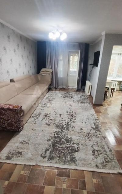 Сдаю 2-комнатную квартиру, 45кв. м., этаж - 2/4, политех.