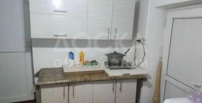 Сдаю 3-комнатную квартиру, 50кв. м., этаж - 1/1, жибек жолу.