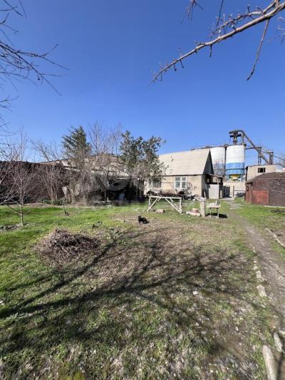 Продаю дом 4-ком. 80кв. м., этаж-1, 4-сот., стена кирпич, Мкр. Учкун, 4 соток на красной книге .