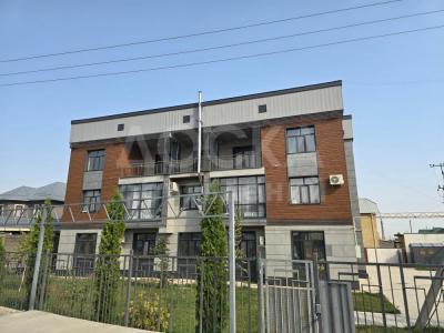 Продаю 5-комнатную квартиру, 252кв. м., этаж - 3/3, Ынтымак. Чон-Арык.